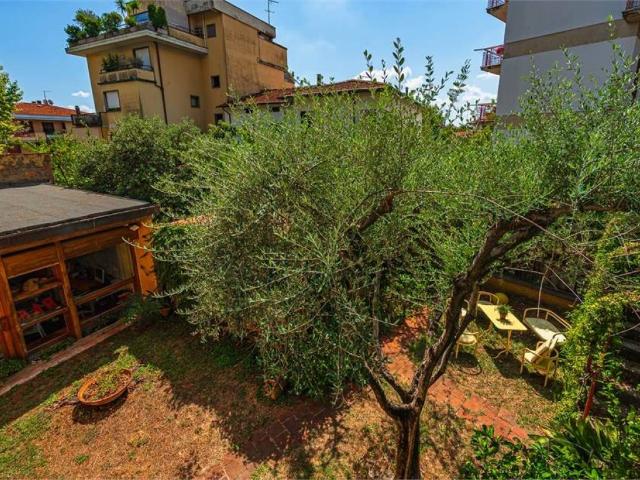 Villa Indipendente in vendita a Montecatini Terme, Toscana