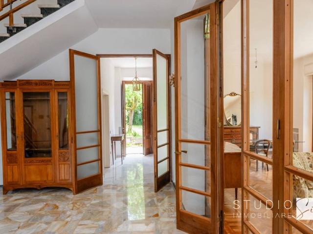 Villa Indipendente in vendita a Montecatini Terme, Toscana