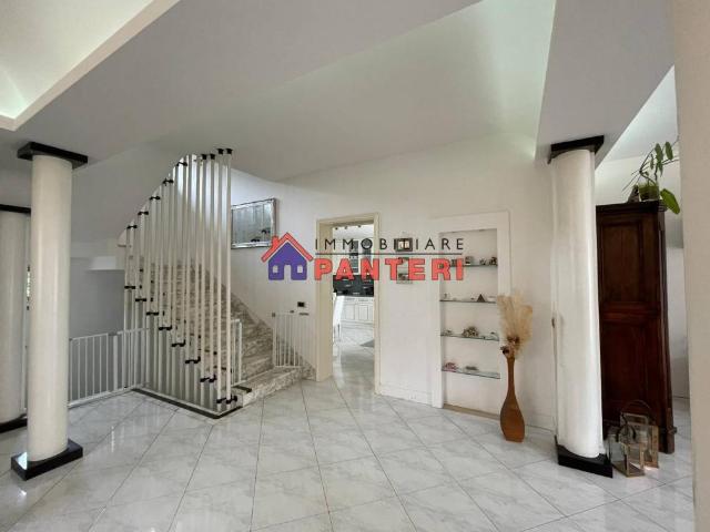Villa Indipendente in vendita a Montecatini Terme, Toscana