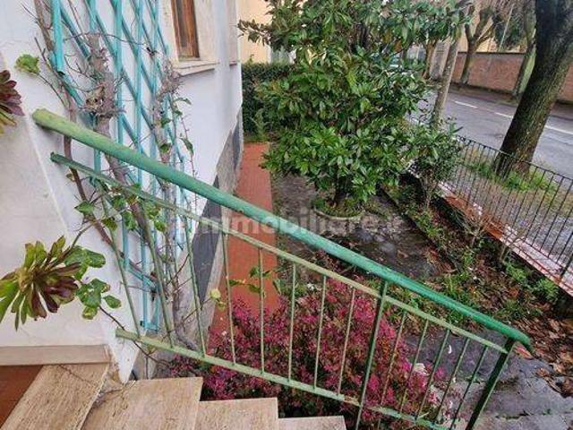 Villa Indipendente in vendita a Montecatini Terme, Toscana