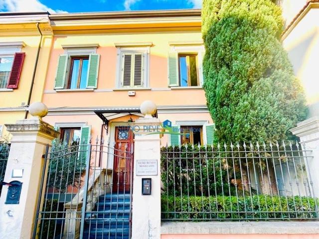 Villa Indipendente in vendita a Montecatini Terme, Toscana