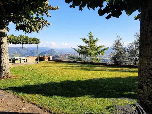 Villa Indipendente in vendita a Montecatini Alto, Montecatini Terme