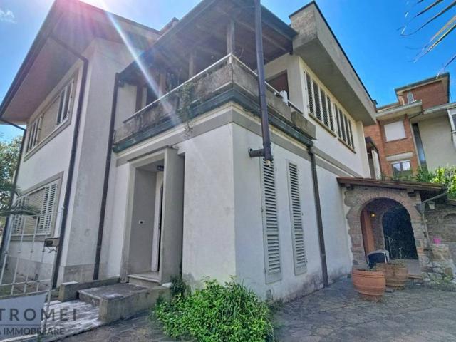 Villa Indipendente in vendita a Gallo, Montecatini Terme
