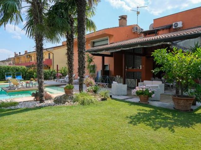 Villa Indipendente in vendita a Montecchia Di Crosara, Veneto