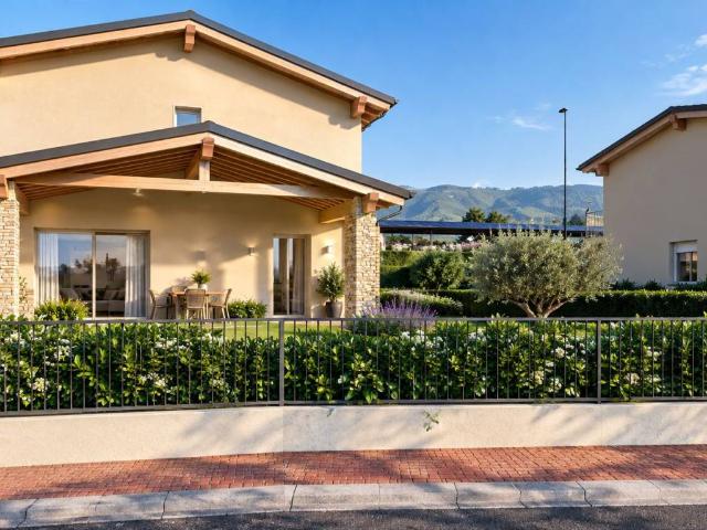 Villa Indipendente in vendita a Montecchia di Crosara, Verona