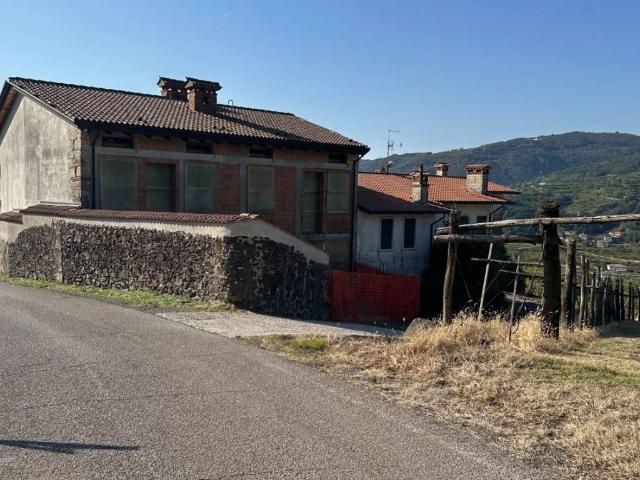 Villa Indipendente in vendita a Montecchia Di Crosara, Veneto