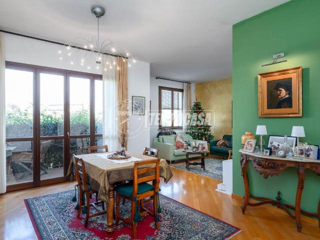 Villa Indipendente in vendita a Val d’Enza, Re