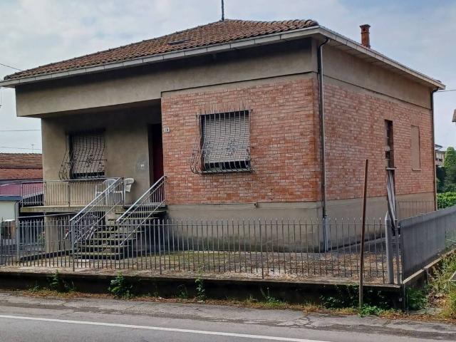Villa Indipendente in vendita a Val d’Enza, Re