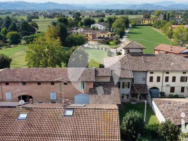 Villa Indipendente in vendita a Montecchio Emilia, Reggio nell'Emilia