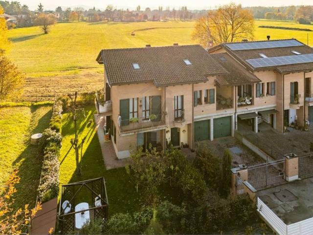 Villa Indipendente in vendita a Val d’Enza, Re