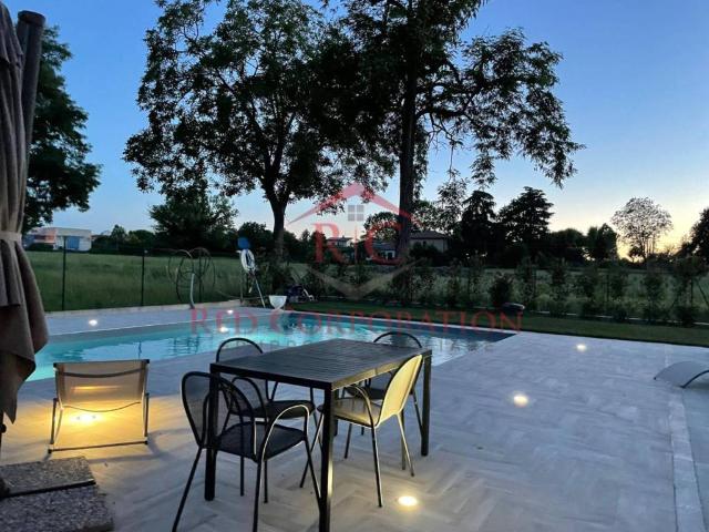 Villa Indipendente in vendita a Val d’Enza, Re