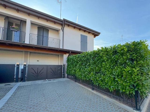 Villa Indipendente in vendita a Montecchio Emilia, Reggio nell'Emilia