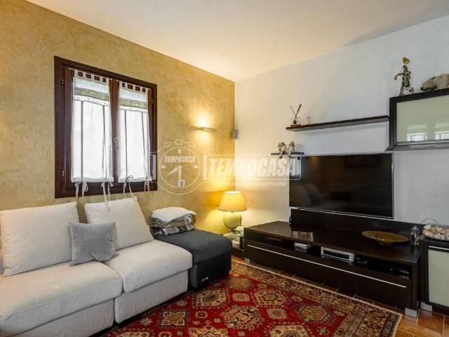 Villa Indipendente in vendita a Val d’Enza, Re