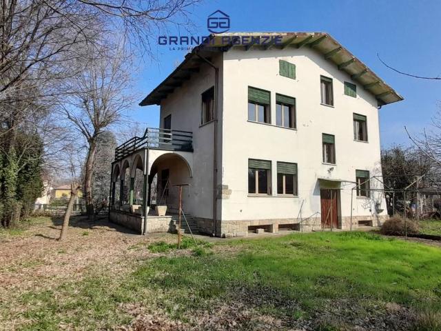 Villa Indipendente in vendita a Val d’Enza, Re