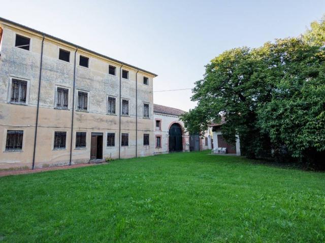 Villa Indipendente in vendita a Montecchio Precalcino, Veneto