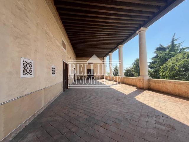 Villa Indipendente in vendita a Montecchio Precalcino, Veneto