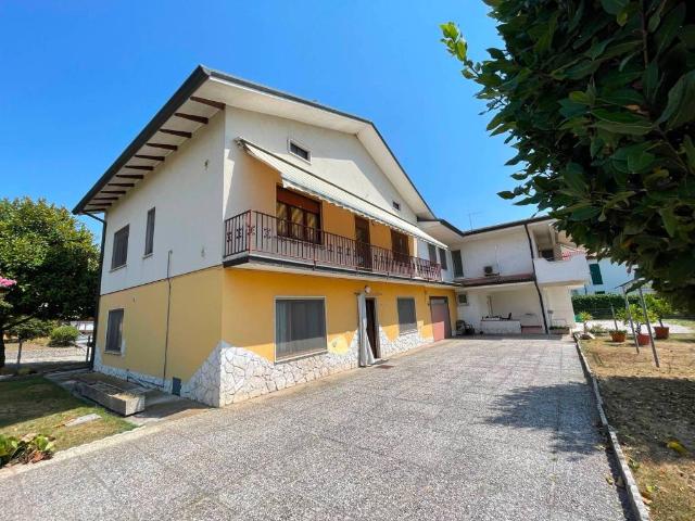 Villa Indipendente in vendita a Montecchio Precalcino, Veneto
