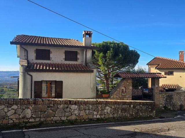Villa Indipendente in vendita a San Martino, Montecchio