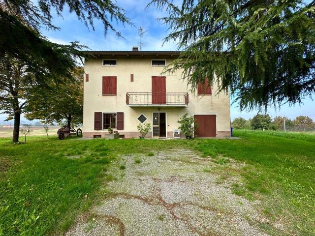 Villa Indipendente in vendita a Montechiarugolo, Reggio Emilia