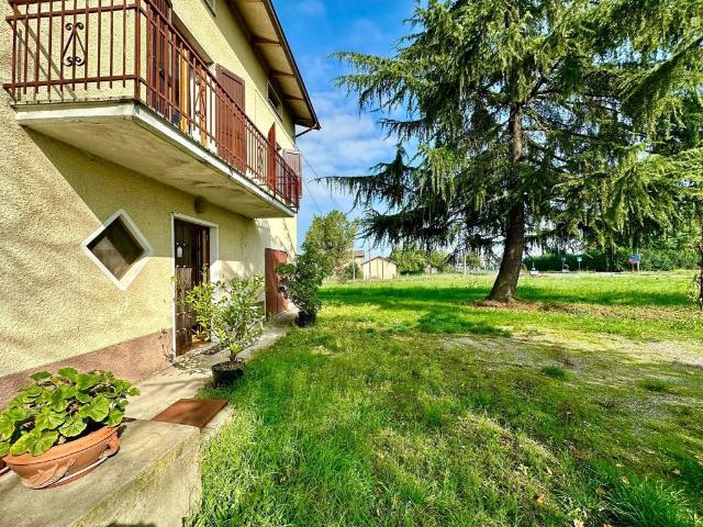 Villa Indipendente in vendita a Montechiarugolo, Reggio Emilia