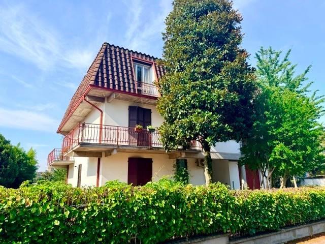Villa Indipendente in vendita a Montechiarugolo, Reggio Emilia