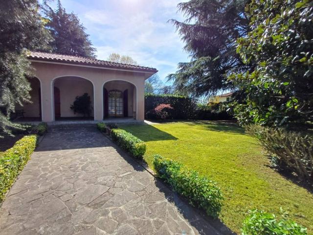 Villa Indipendente in vendita a Montechiarugolo, Reggio Emilia