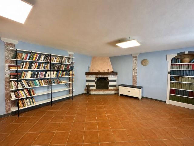 Villa Indipendente in vendita a Montechiarugolo, Reggio Emilia