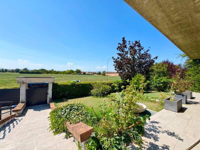 Villa Indipendente in vendita a Montechiarugolo, Reggio Emilia