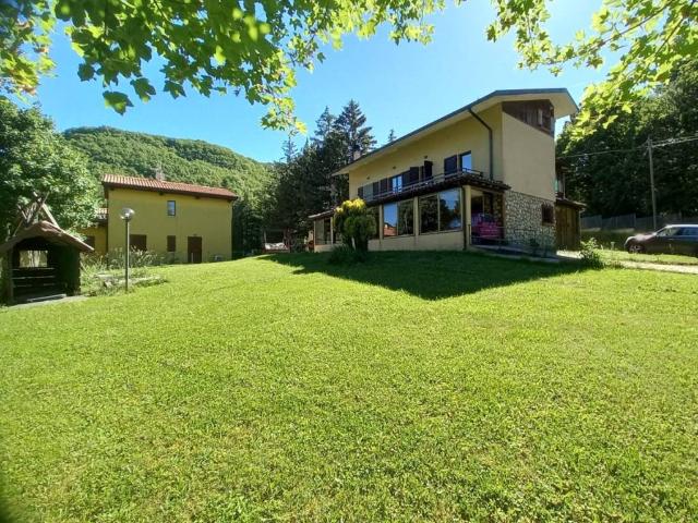 Villa Indipendente in vendita a Unione di comuni Valmarecchia, Montecopiolo