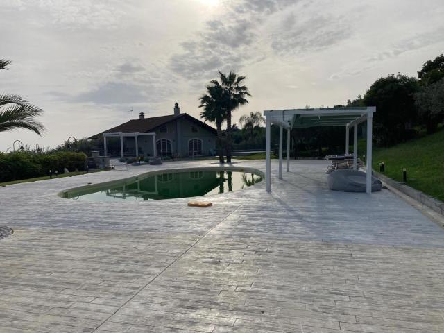 Villa Indipendente in vendita a Montecorvino Pugliano, Montecorvino