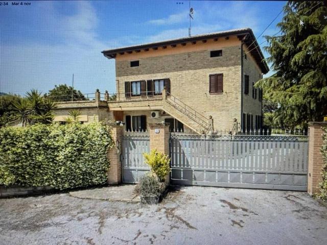 Villa Indipendente in vendita a Marche, Macerata