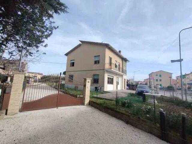 Villa Indipendente in vendita a Marche, Macerata
