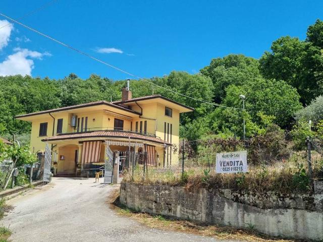 Villa Indipendente in vendita a Montefalcione, Campania