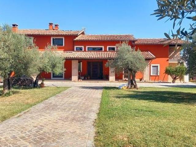 Villa Indipendente in vendita a Montefalco, Umbria