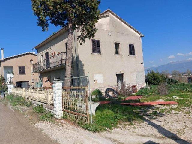 Villa Indipendente in vendita a Montefalco, Umbria