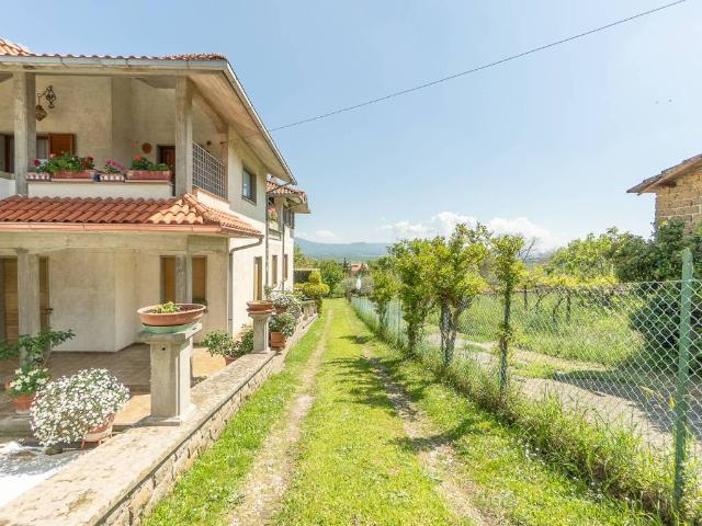 Villa Indipendente in vendita a Montefiascone, Lazio