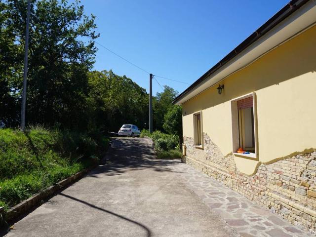Villa Indipendente in vendita a Montefino, Abruzzo