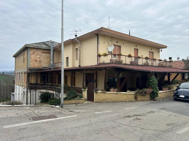 Villa Indipendente in vendita a Montefino, Abruzzo