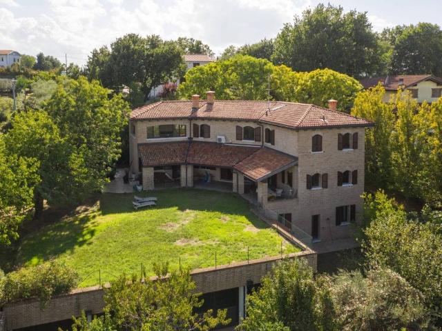 Villa Indipendente in vendita a Montefiore Conca, Reggio Emilia