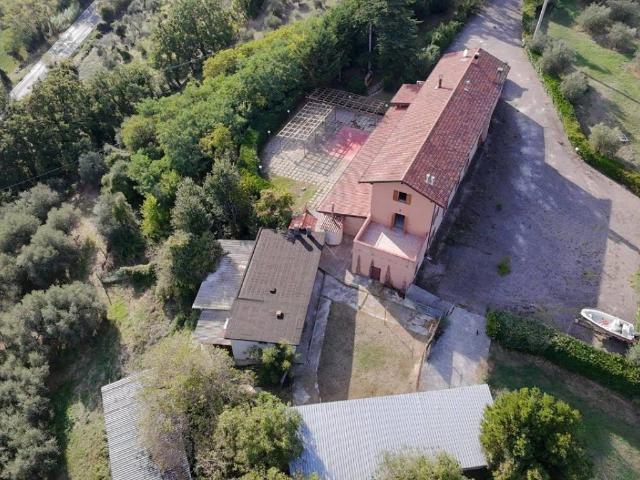 Villa Indipendente in vendita a I Cappuccini, Montefiore Conca