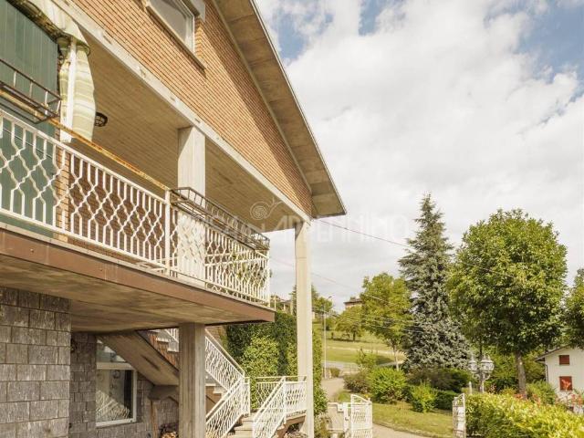 Villa Indipendente in vendita a Unione dei comuni del Distretto Ceramico, Montefiorino