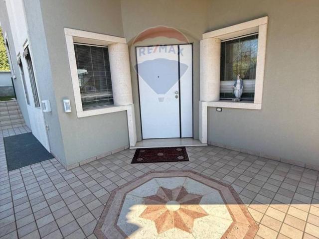 Villa Indipendente in vendita a Brognoligo, Monteforte D'alpone