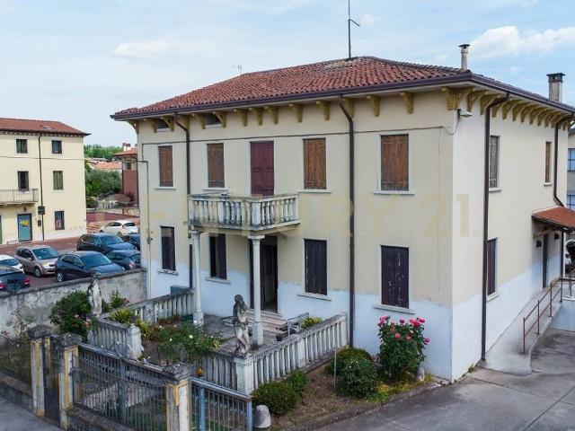 Villa Indipendente in vendita a Monteforte D'alpone, Verona