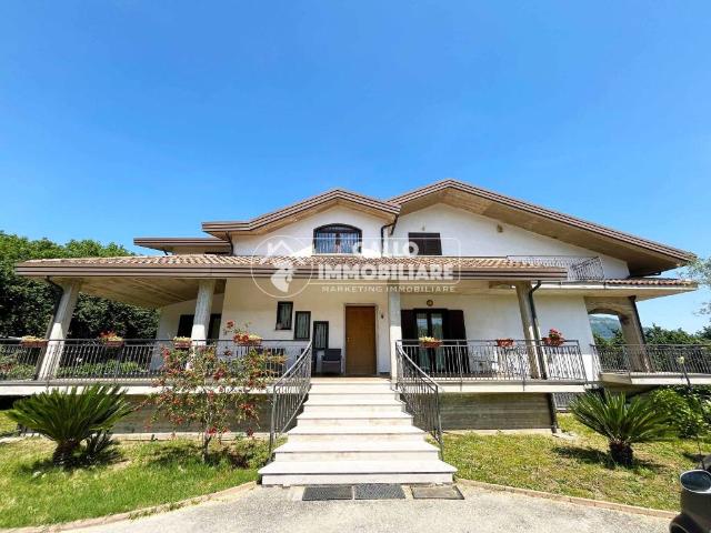 Villa Indipendente in vendita a Monteforte Irpino, Campania