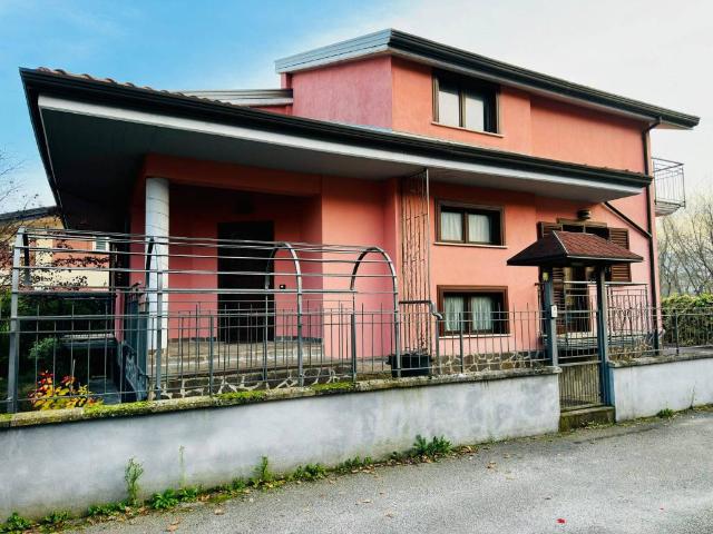 Villa Indipendente in vendita a Alvanella, Monteforte Irpino