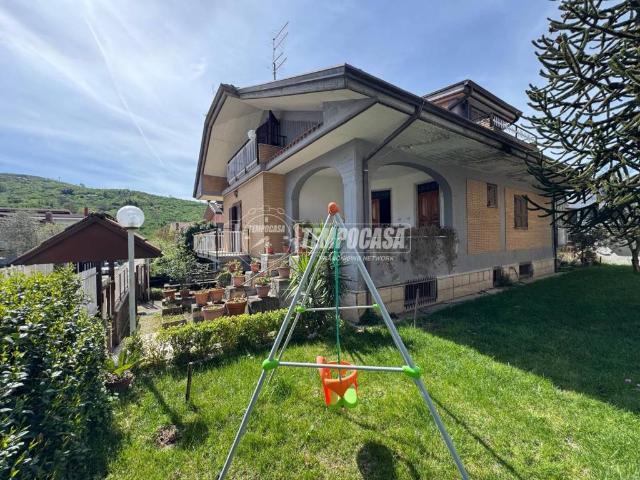 Villa Indipendente in vendita a Monteforte Irpino, Campania