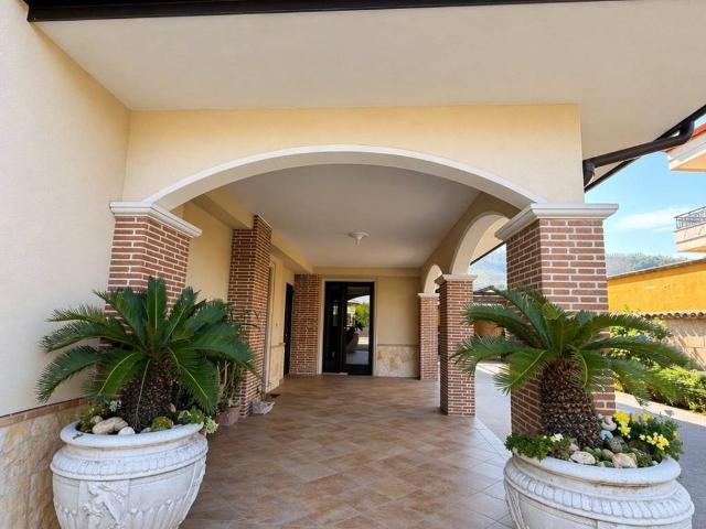 Villa Indipendente in vendita a Finestrelle, Monteforte Irpino