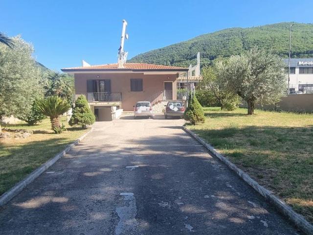 Villa Indipendente in vendita a Alvanella, Monteforte Irpino