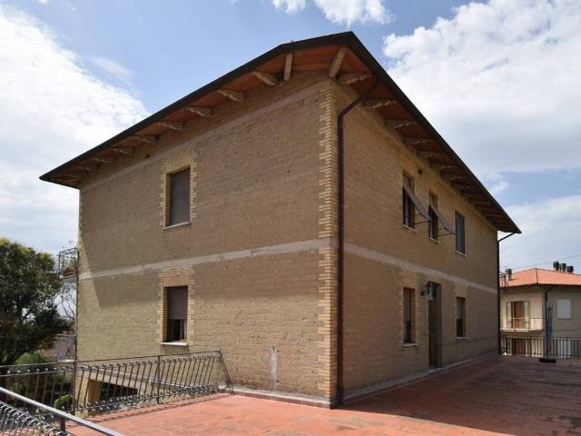 Villa Indipendente in vendita a Montegabbione, Umbria