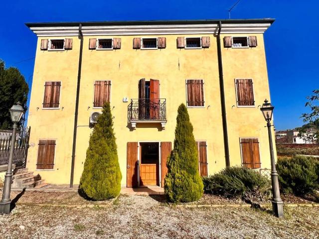Villa Indipendente in vendita a Montegalda, Veneto